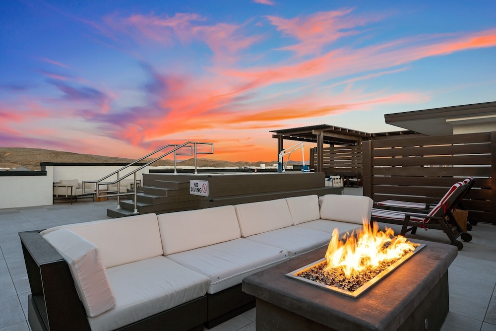 Chasing Sunsets 2 Bedroom Condo