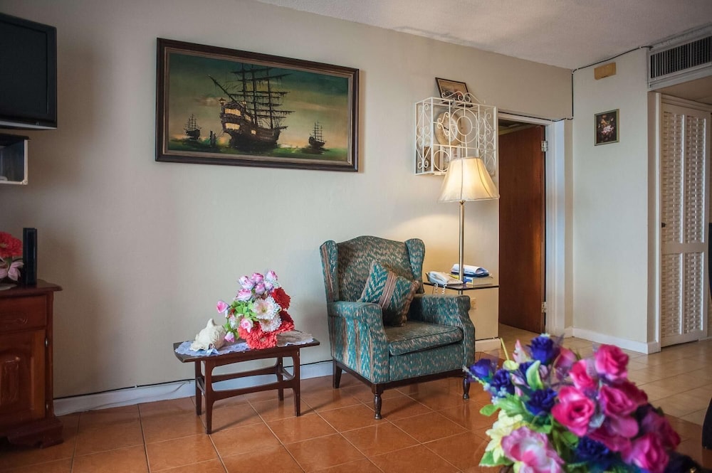 Ocean View Suit-Montego Bay Club Resort