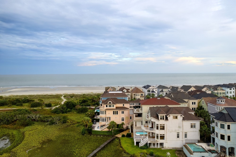 Beachwalk by Avantstay Hilton Head Oasis Steps From Singleton Beach