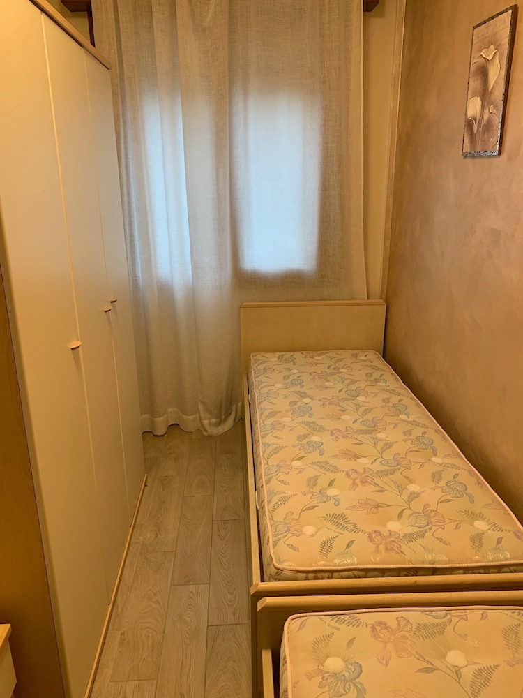 Renovated Flat Near the Main Avenue