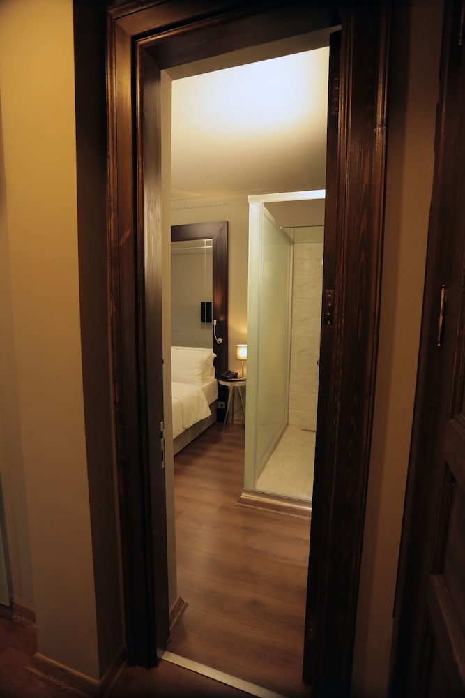 Ferman Pera - Image 45