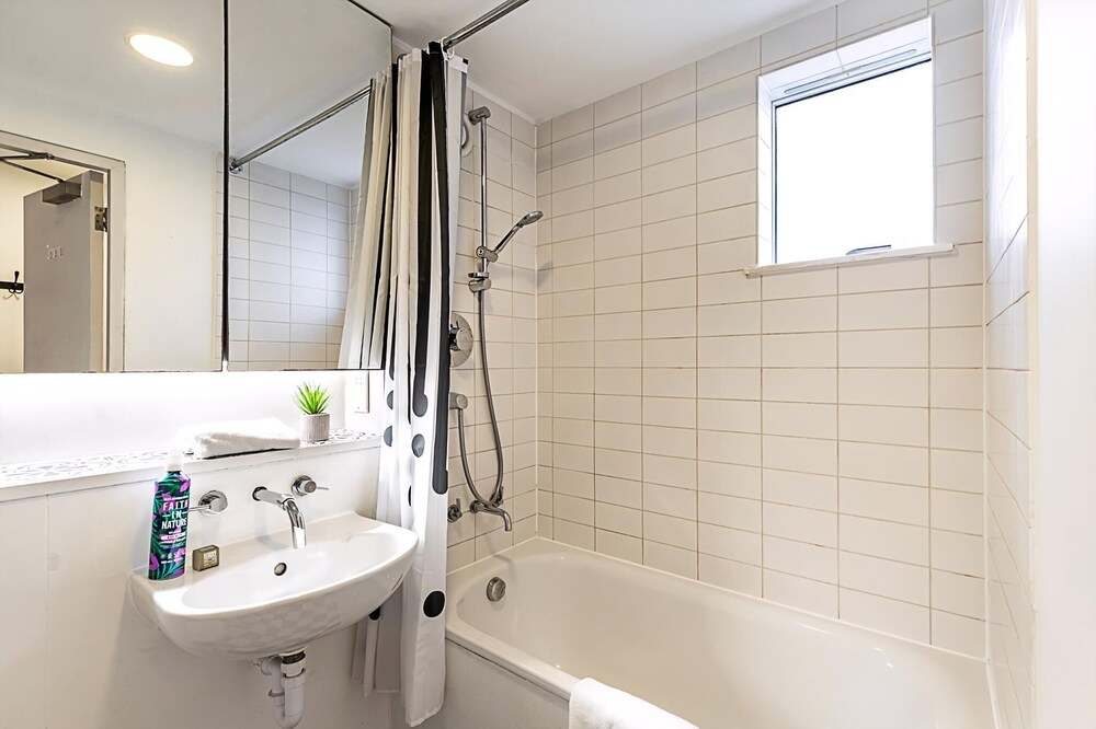 Cosy Camden Retreat Near Markets & Tube
