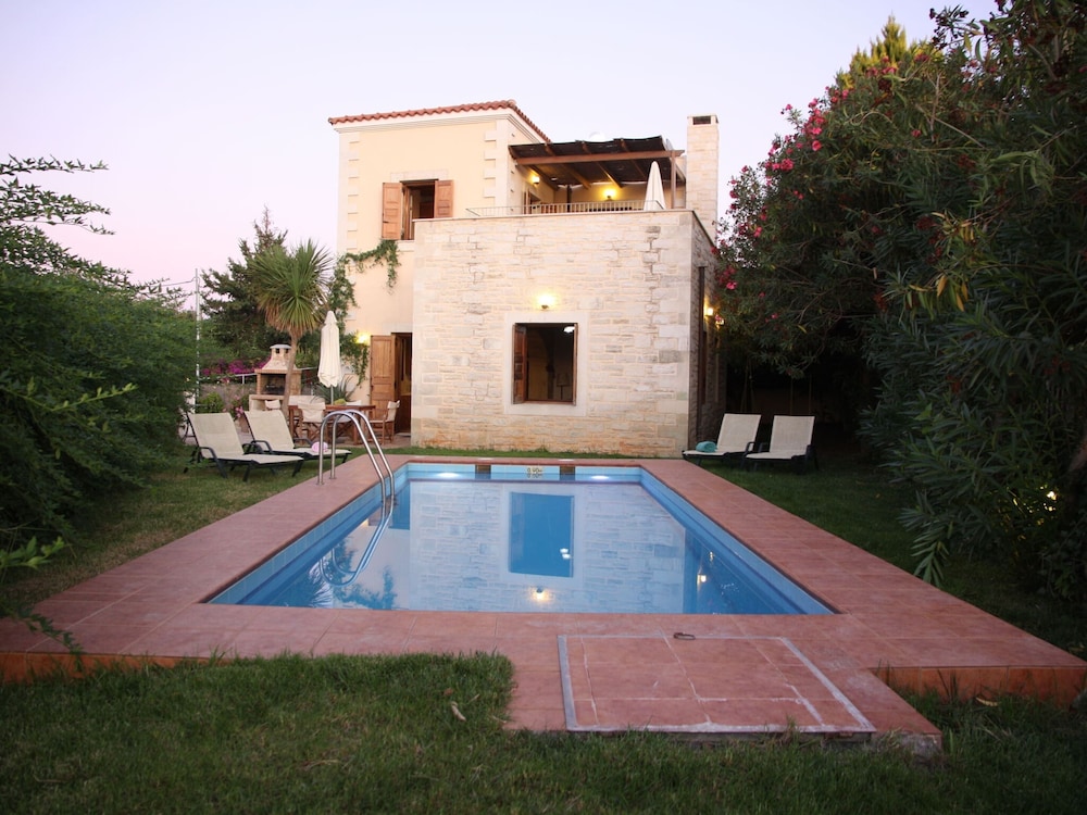 Villa in Prines With White Mountains View