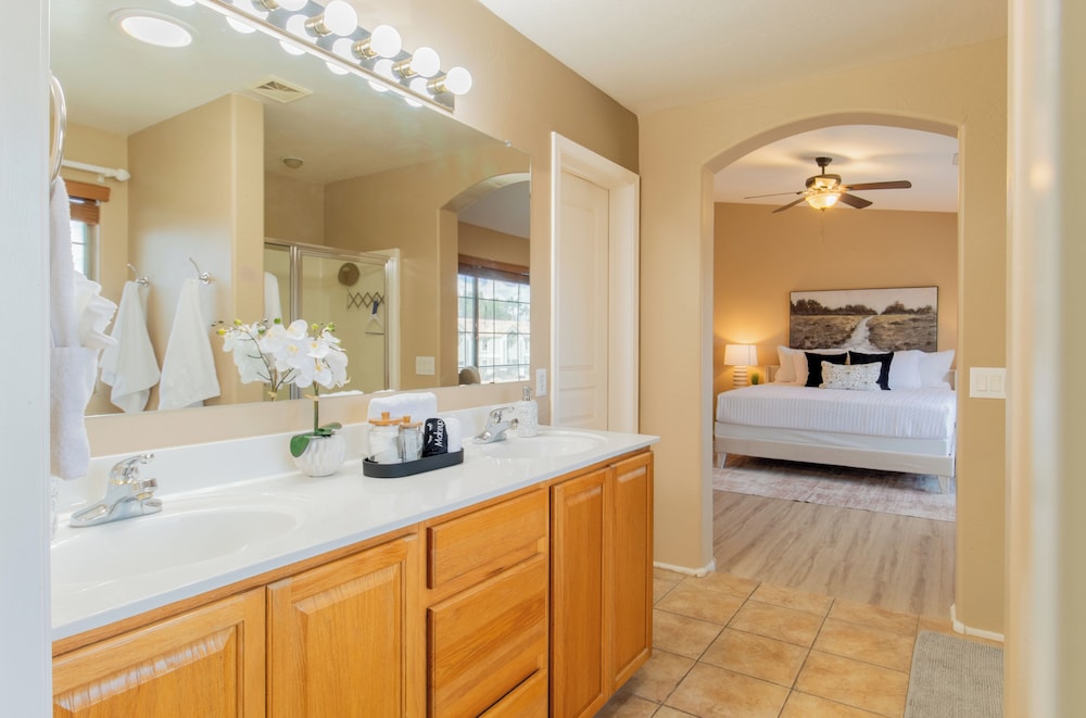 Casa Alessia 4BR Home & Heated Pool