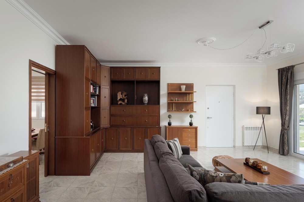 Ema's Guest House