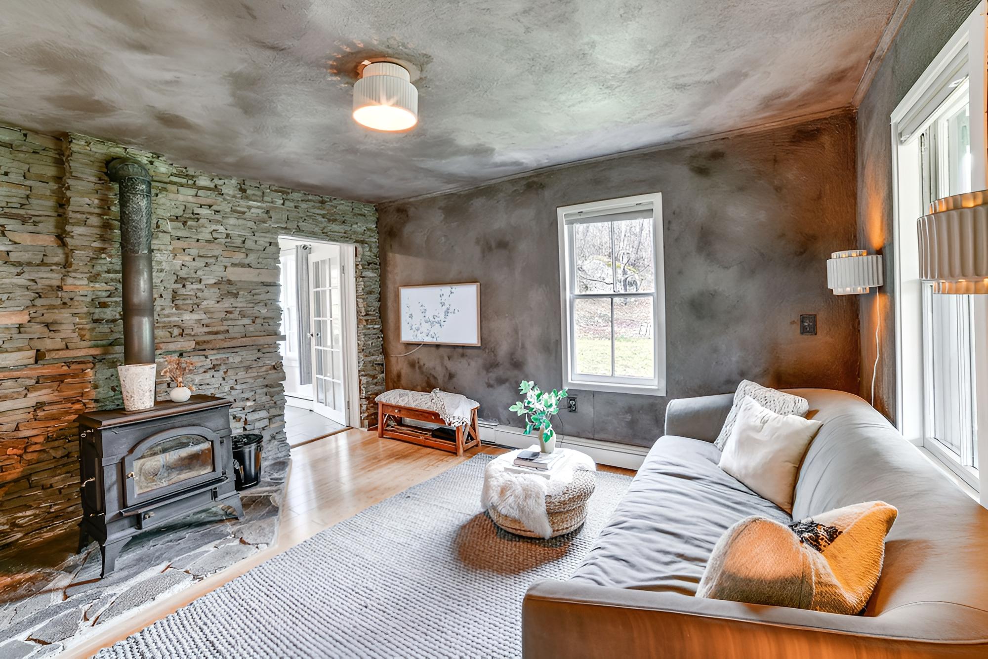 Lush, Charming 1800s Farmhouse on Secluded Oasis! view 2