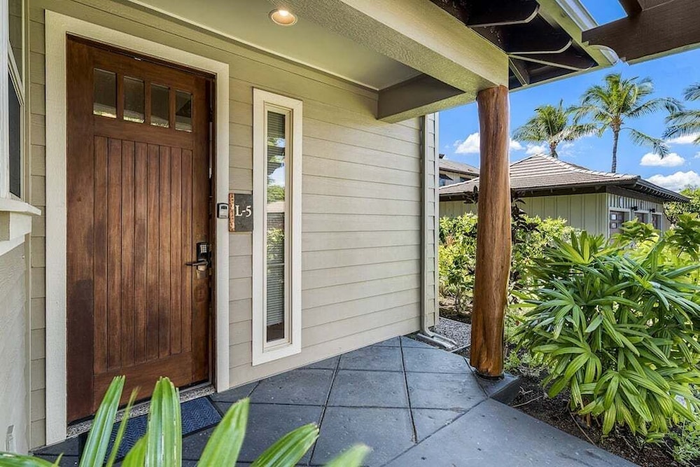 Prestigious Mauna Lani Resort - Luxurious End Unit - Large Private Lanai! -vrkcv