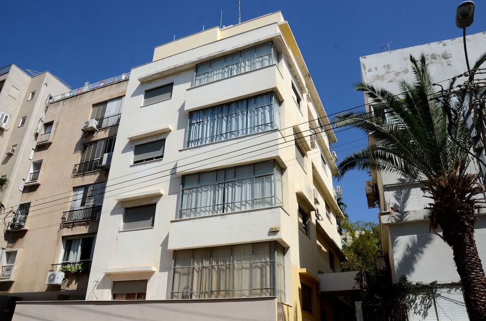 Elena Apartments