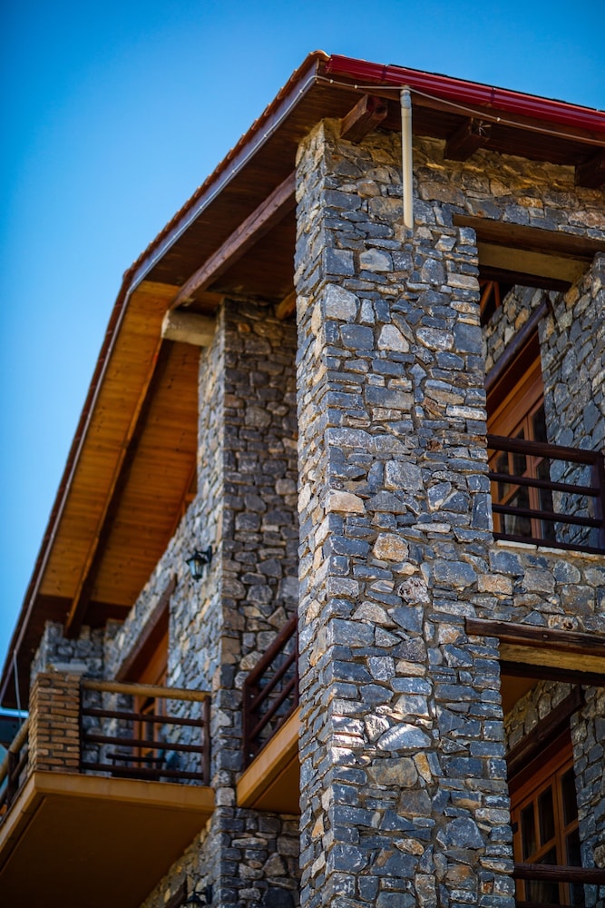 Azanias Chalet