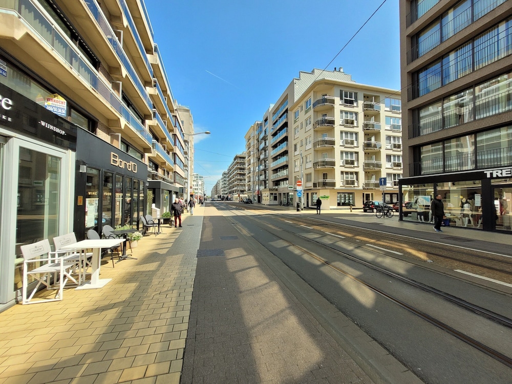 Central Apartment Near Sea & Casino