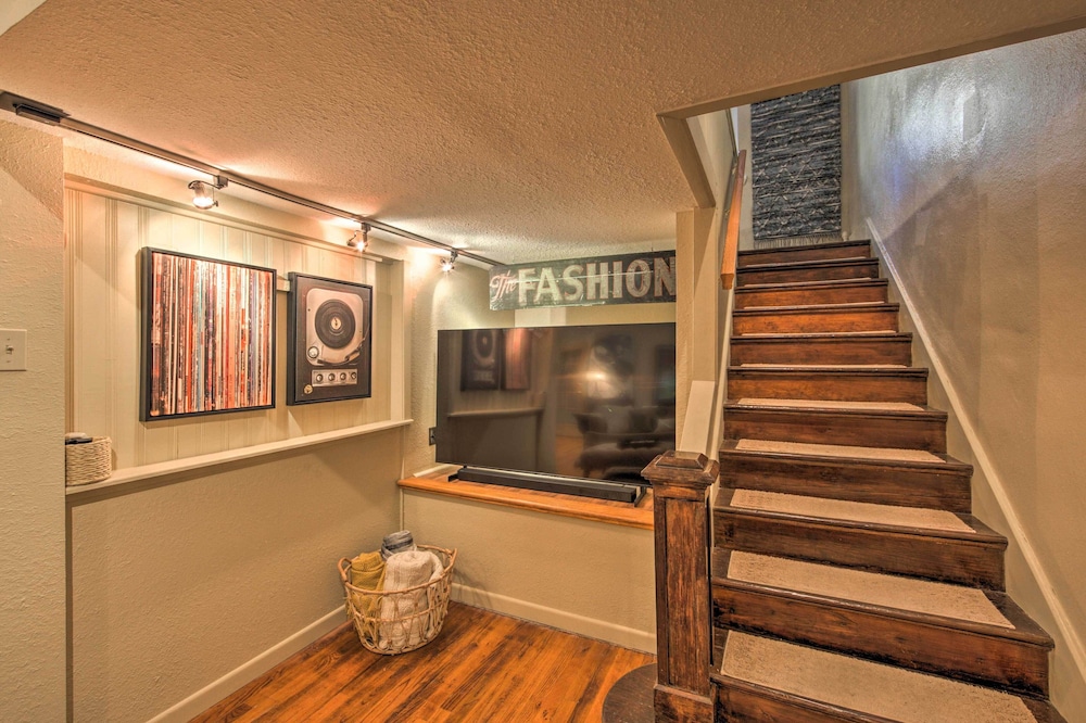 Marshall Vacations - Updated Apartment in Historic Dtwn Marshall! - Property Image 9