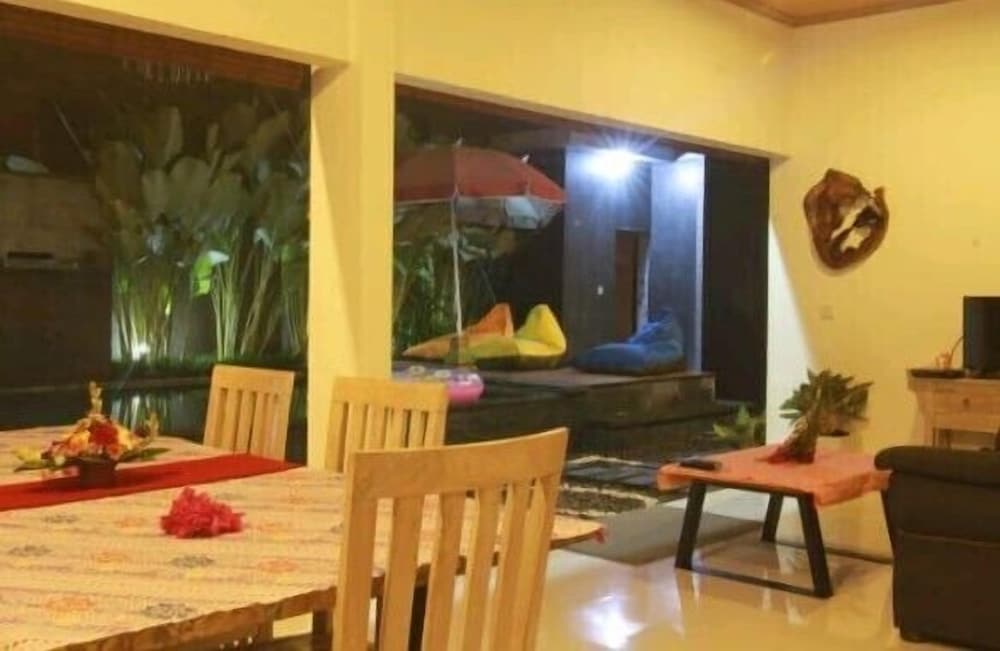 Kim Villa
