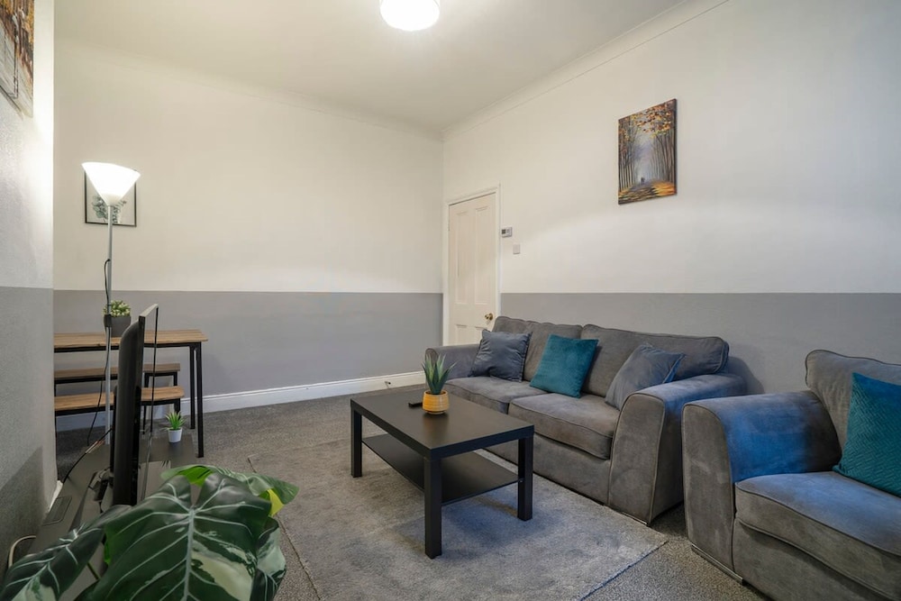 3 Bed-free Parking-close to City