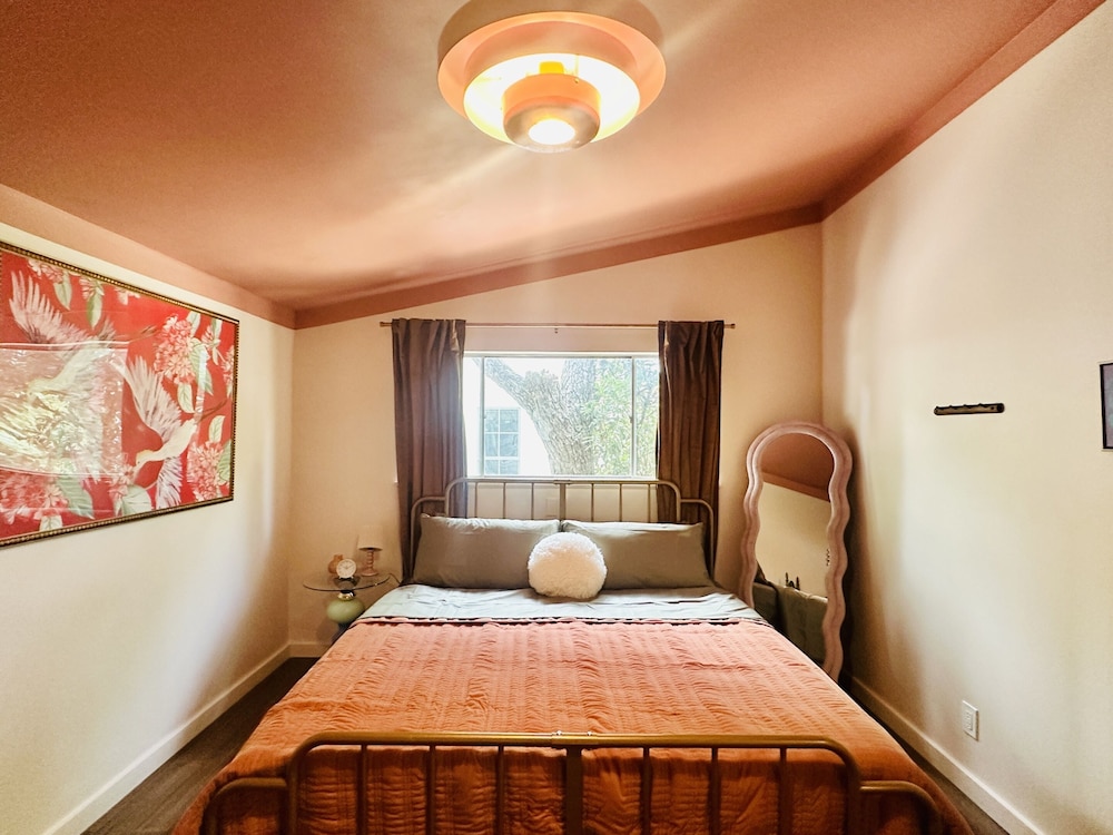Palma Plaza Unit C