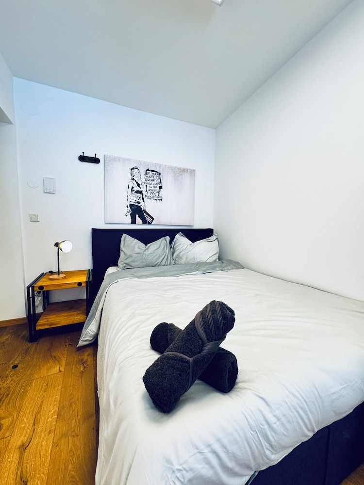 Cozy 5BR Apartment Near Kaufpark