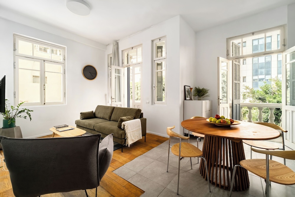 Allenby Urban Living Apartments by Sea N Rent