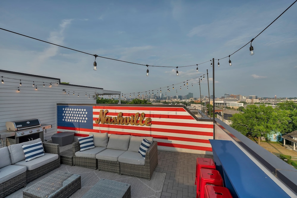 Rooftop Deck Shuffleboard BBQ Near Downtown