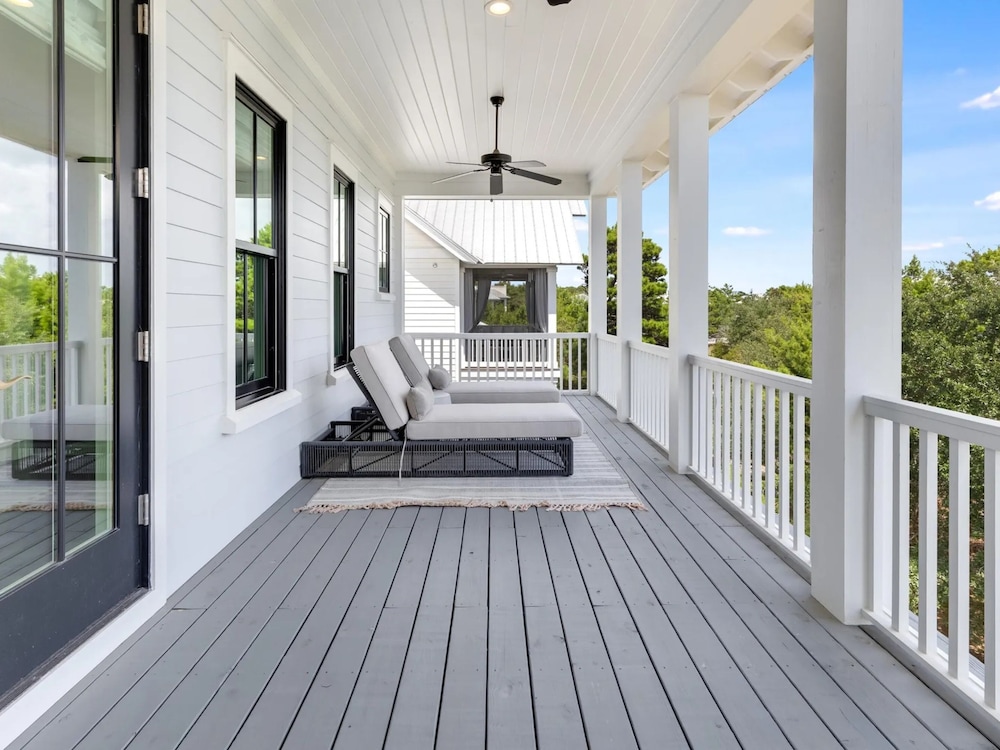 Honeybee by Southern Vacation Rentals