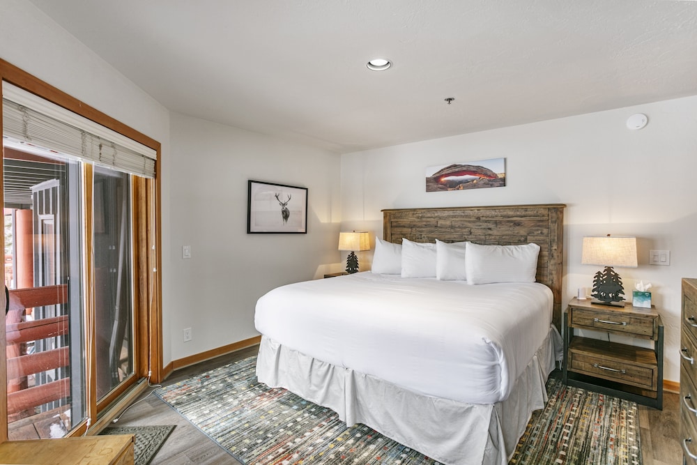 11 - Two Bedroom with Spa Enclave 2 Condo