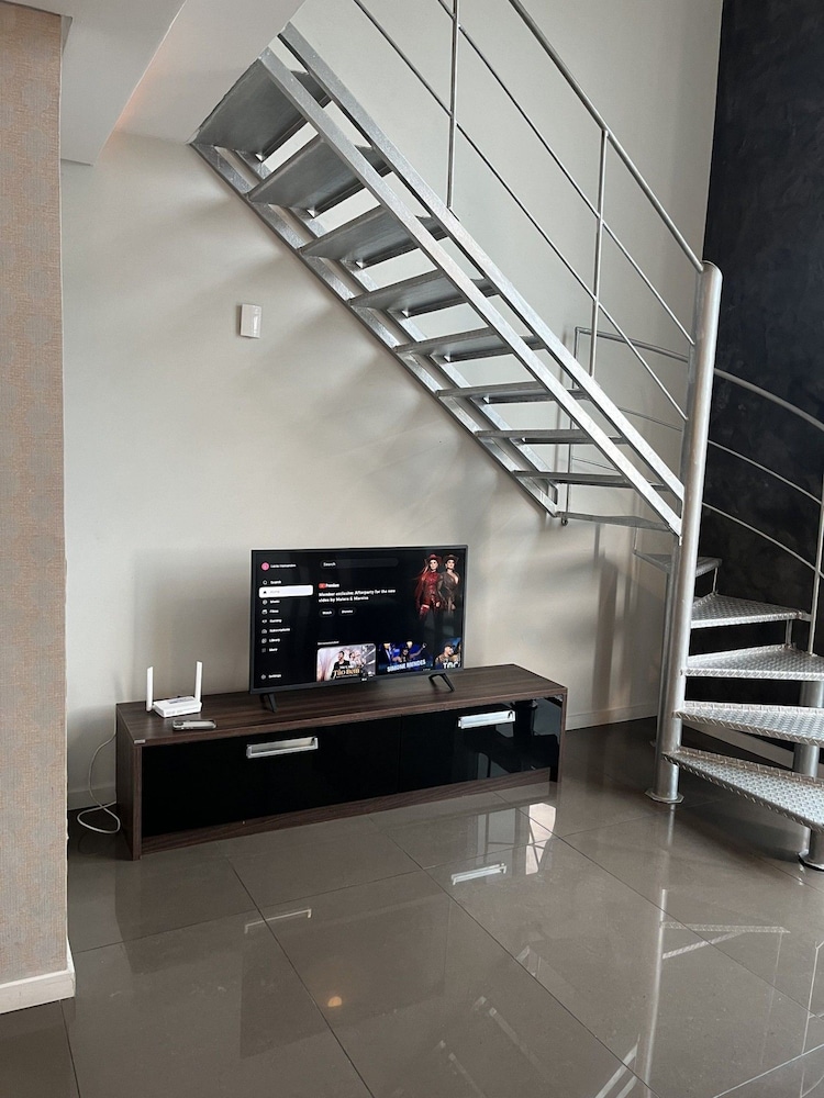 Saint Sebastian Flat 515