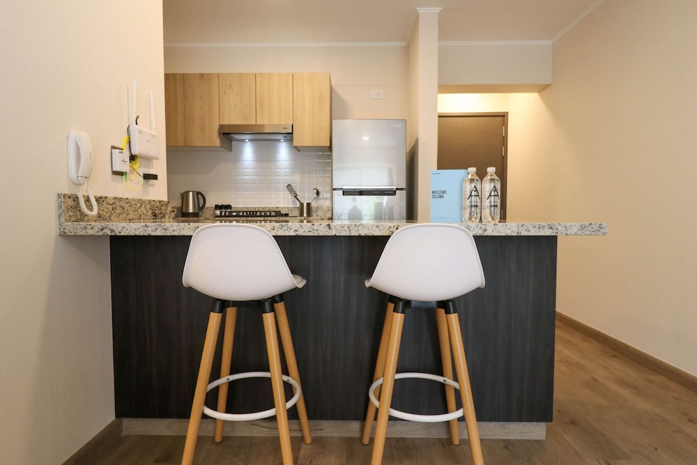 w Comfy 1BR Apartment w Balcony in Miraflores