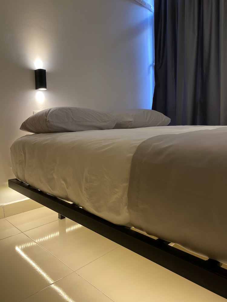 Deer Hotel & Hostel