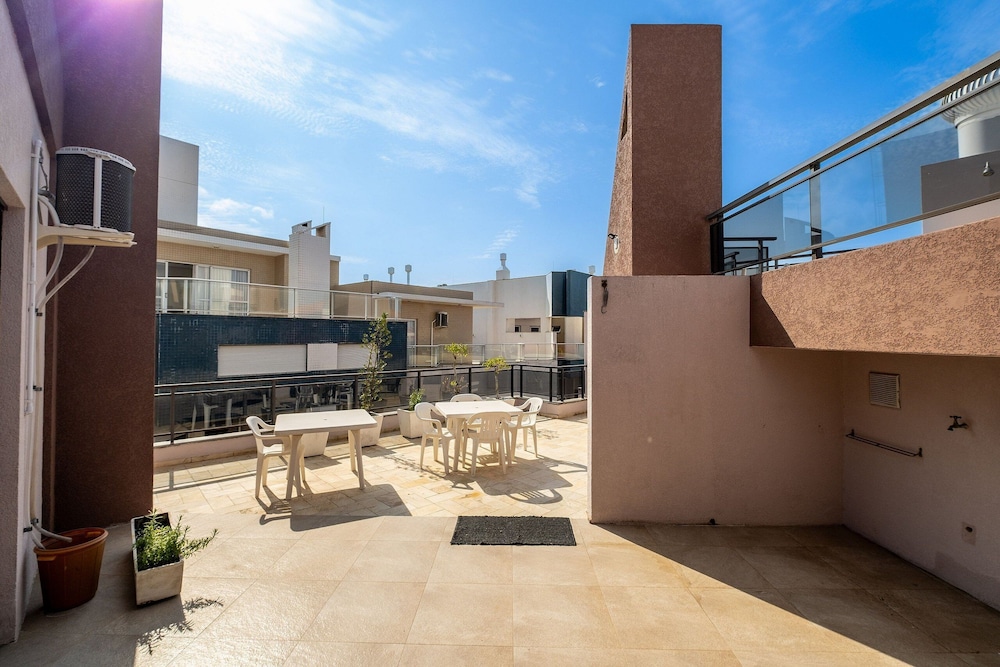 Beira-sea Condominium in Ingleses Norte - POR