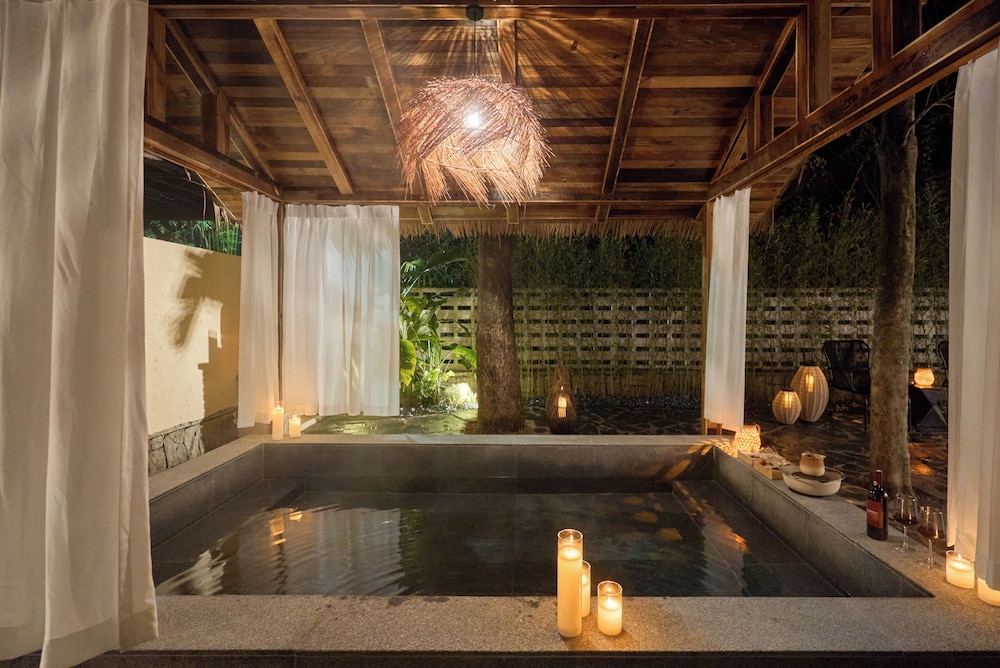 Miyue Shenzhen Tianlu Secret Wild Wizard Holiday Hotel