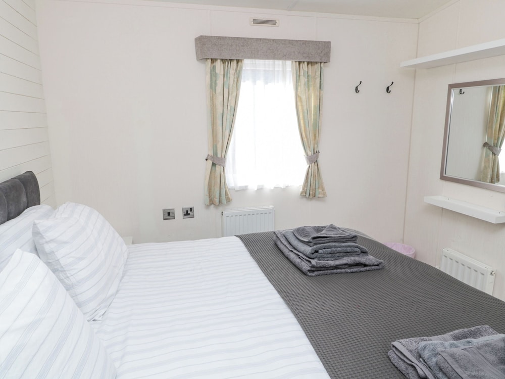 Acorn Lodge