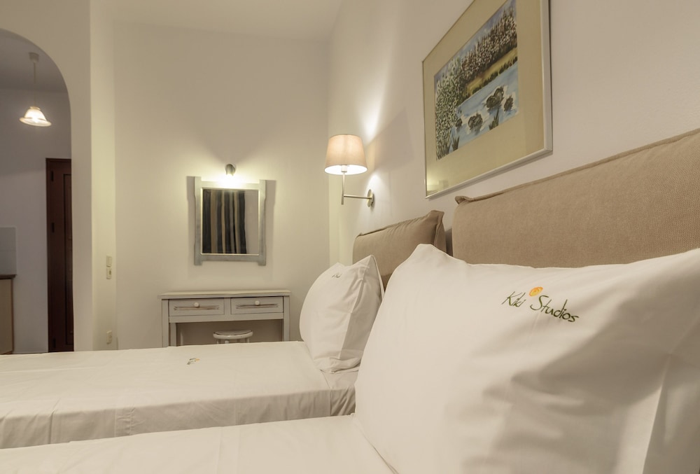 Kiki Studios & Apartments