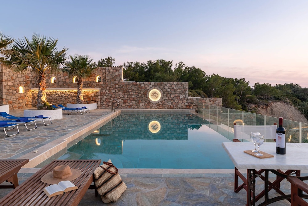 Arte Suites Pefki