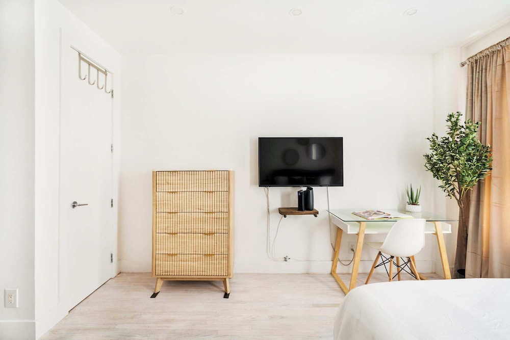 1597 New York Apt