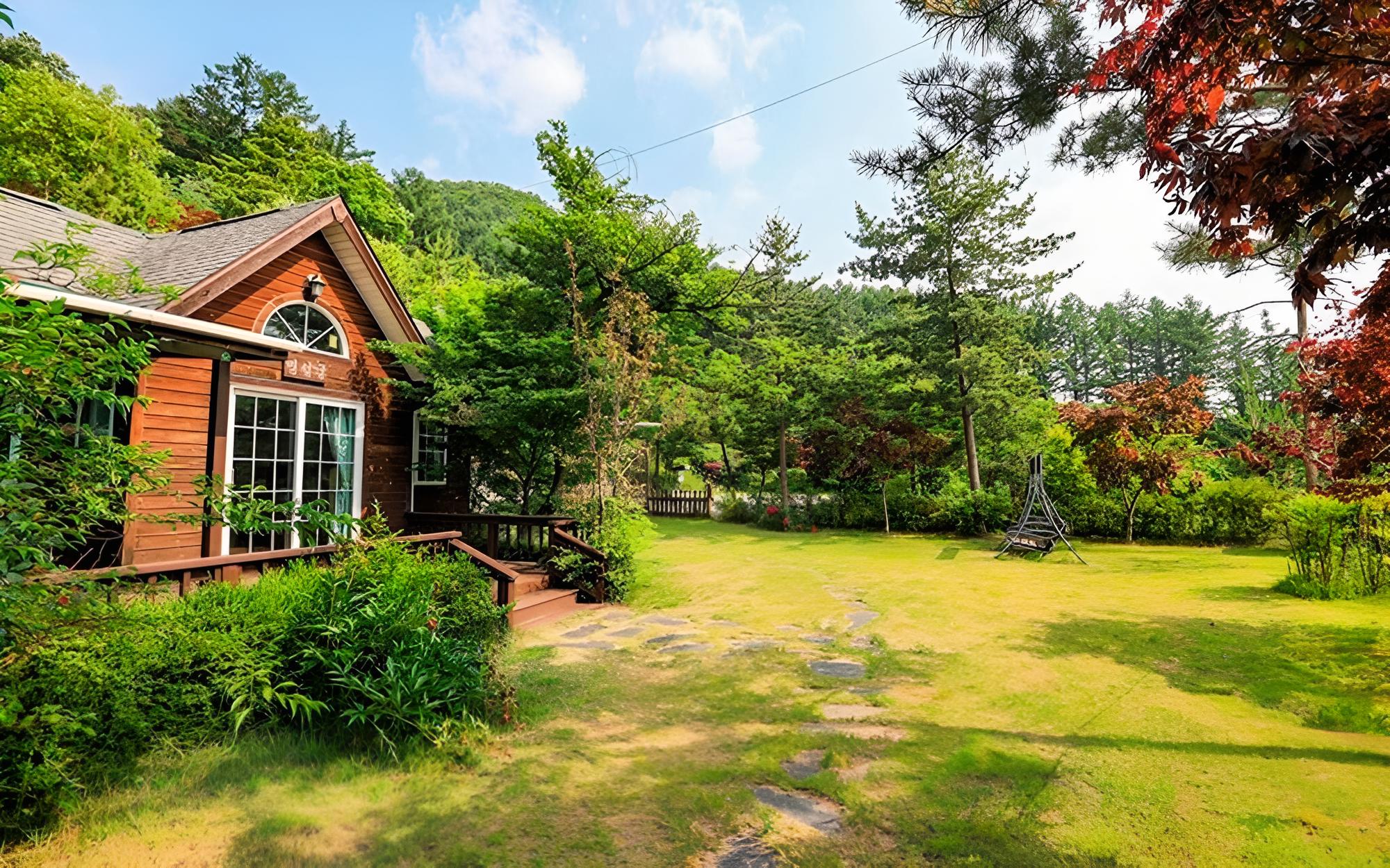 Muju Bandi Pension view 5