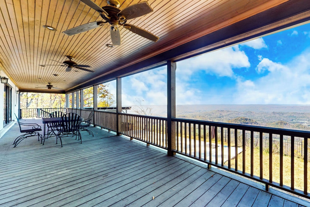 3 BR Home: Dog Friendly w/ Scenic Views & Pool