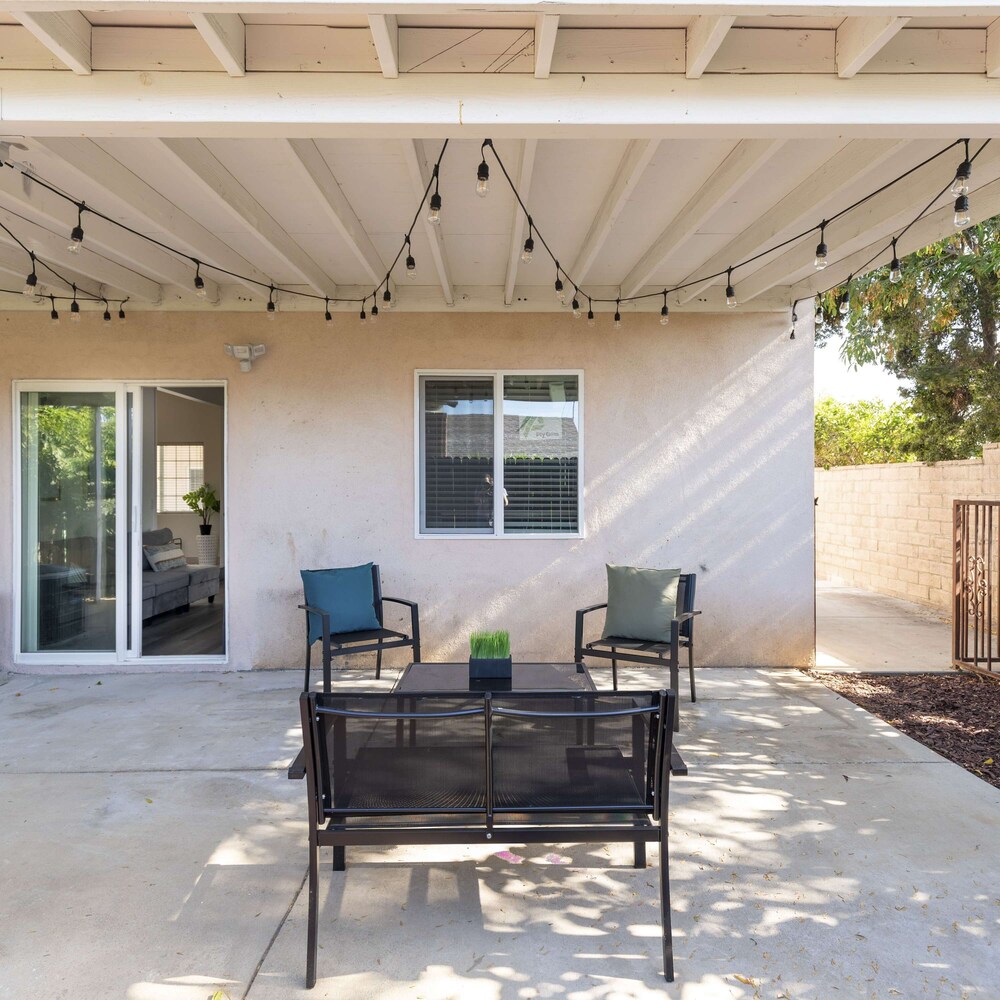 Elegant Retreat Modern Comforts, Prime Location