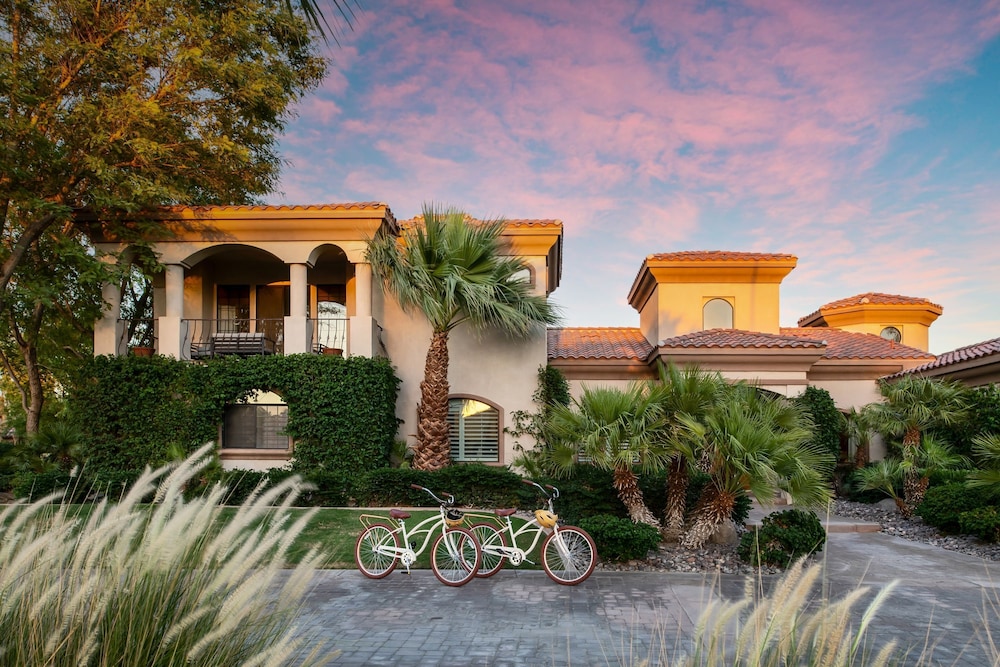 Villa Verbena by Avantstay Expansive Estate w B-ball Court Pool Spa Entertainer s Yard
