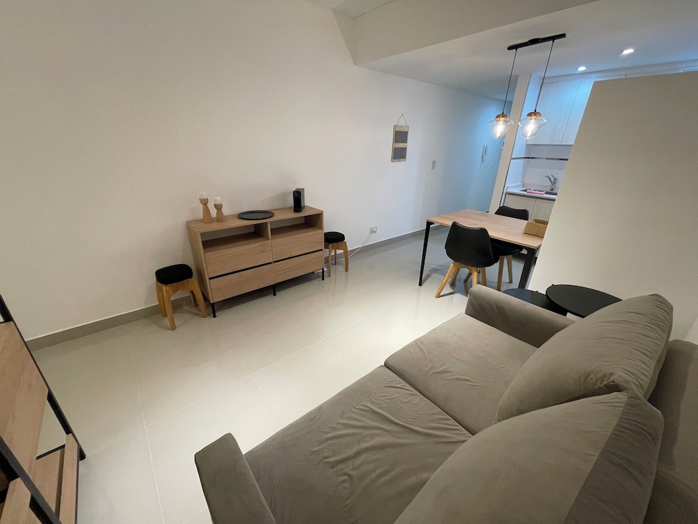 Ayres Suites Moreno