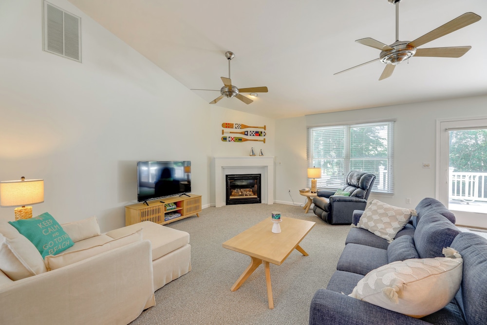 2 Mi to Bethany Beach: Home w/ Furnished Deck