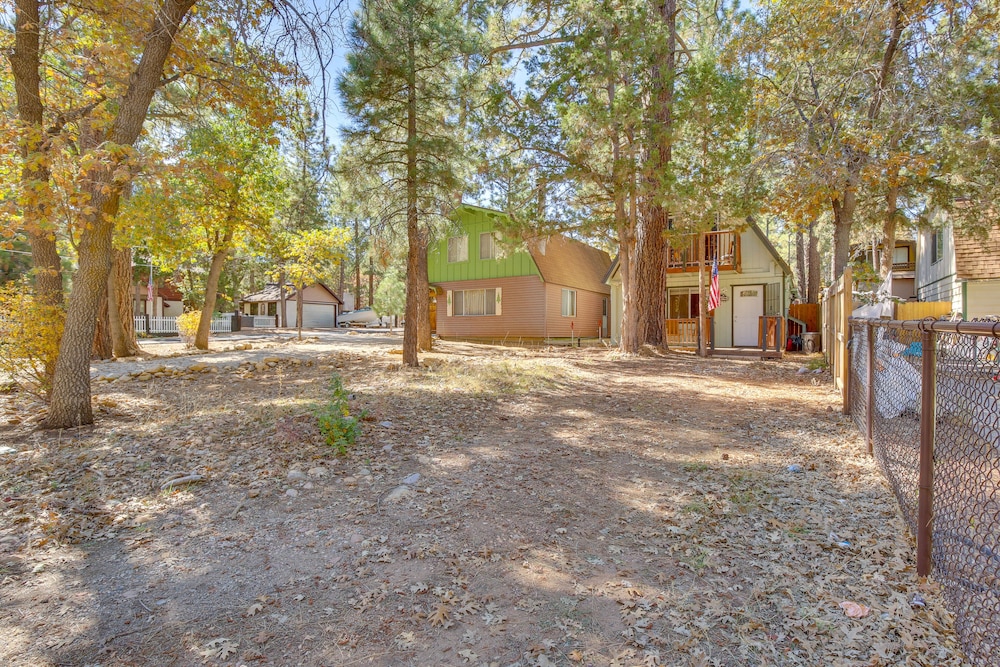 Serene Sugarloaf Cabin ~ 6 Mi to Big Bear Resort view 3