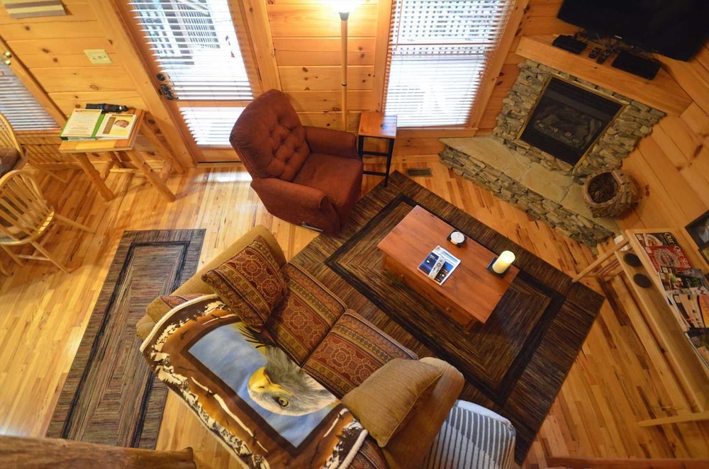 Soaring Eagle 1 Bedroom Cabin by Redawning