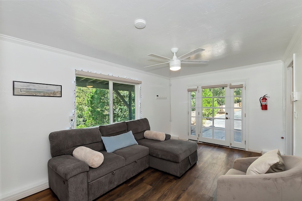 Casa Del Lago Spacious 4 Story Gated Home