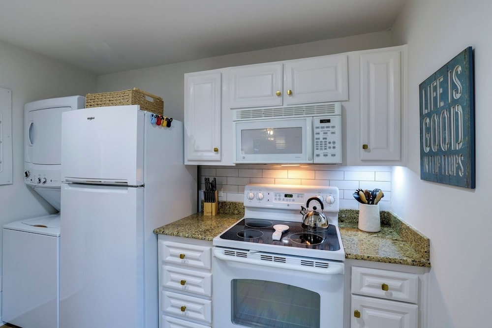 Hilton Head Retreat Gated Villa, Pets OK