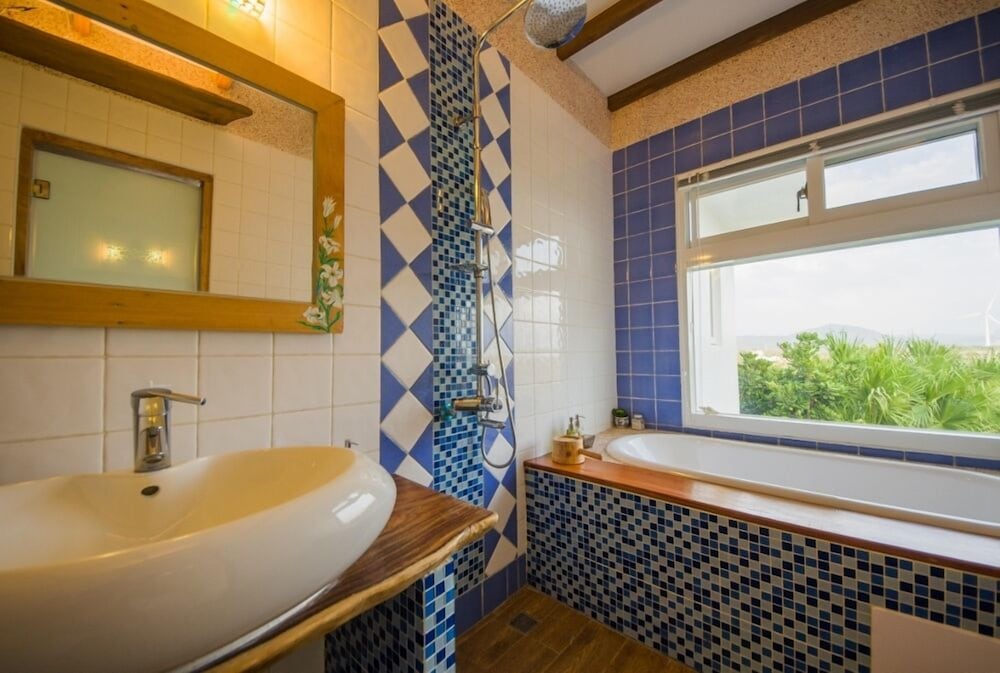 Bonjour Bebe Hostel