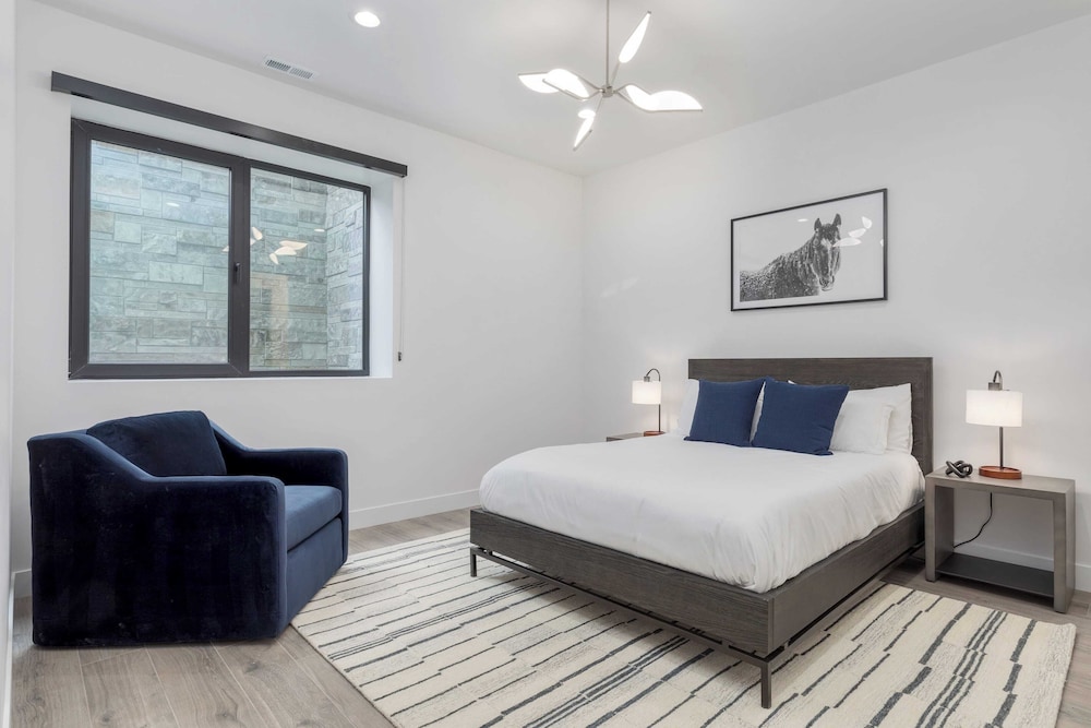 Mountain Lover by Avantstay Luxe Escape w/ Views Hot Tub, Gym, Movie Theater