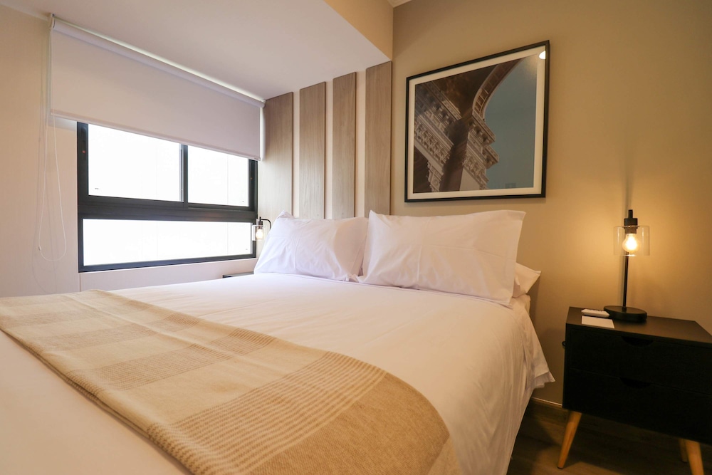 w Comfy 1BR Apartment w Balcony in Miraflores