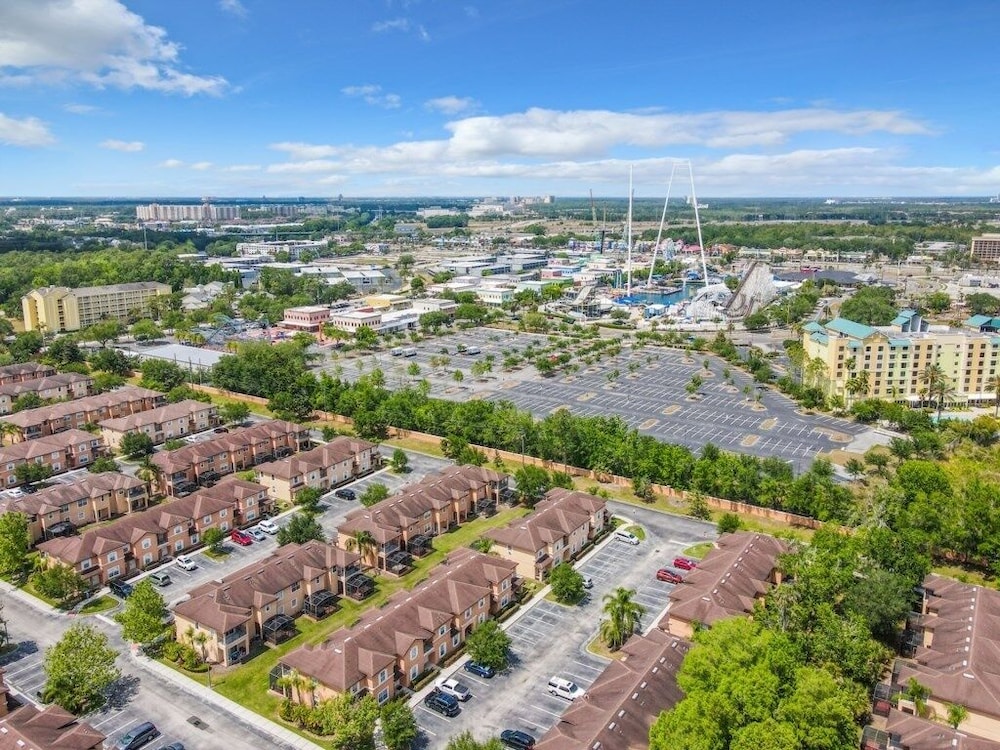 4br Home W Hottub In Regal Oaks Resort Near Disney 4 Bedroom Townhouse