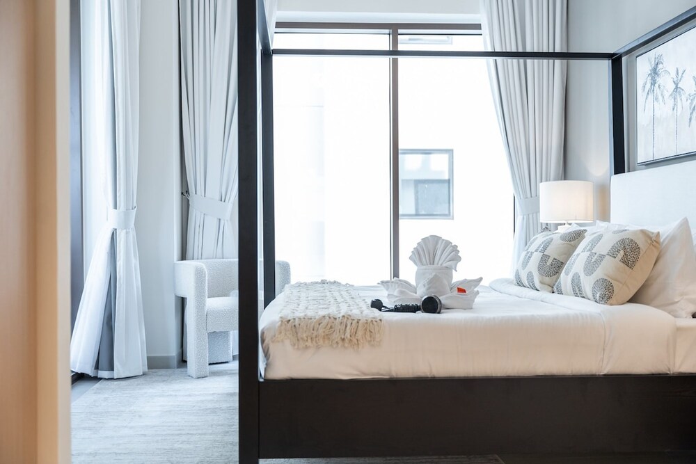 Elegant 4-bedroom Apartment Perfect for Families in Dubai Creek Harbour
