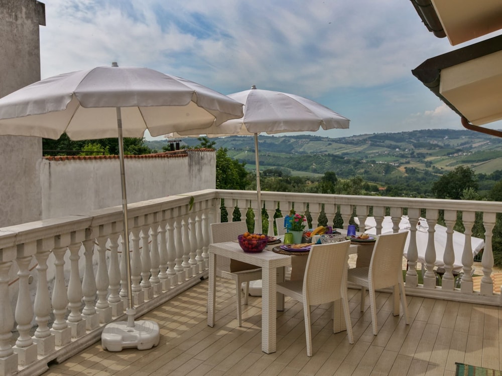 Mansion in Case Alte With Pool & Nature Trails photo 3