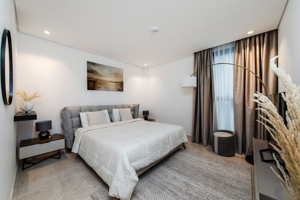 Premium 3BR with Full Burj Khalifa view