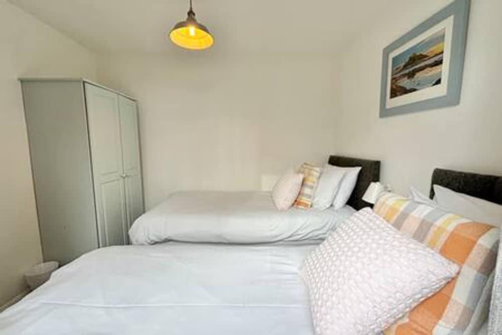 Kenegie- HMH Kenegie View Bright Cheerful 2 bed